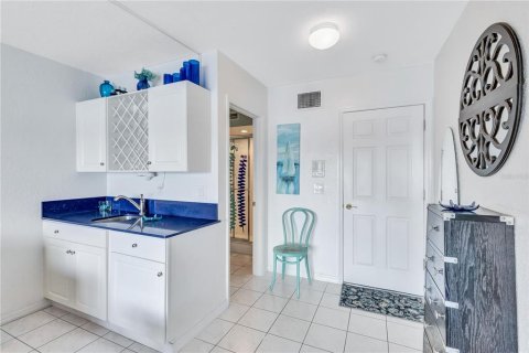 Townhouse in Saint Pete Beach, Florida 4 bedrooms, 211.35 sq.m. № 1902410 - photo 20
