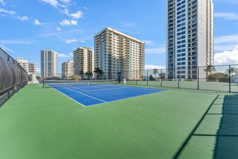 Condo in Riviera Beach, Florida, 2 bedrooms  № 2083331 - photo 30