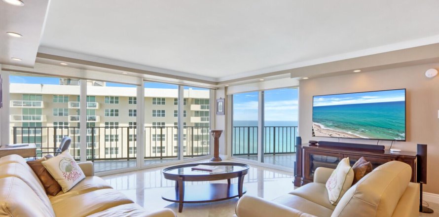 Condo in Riviera Beach, Florida, 2 bedrooms  № 2083331