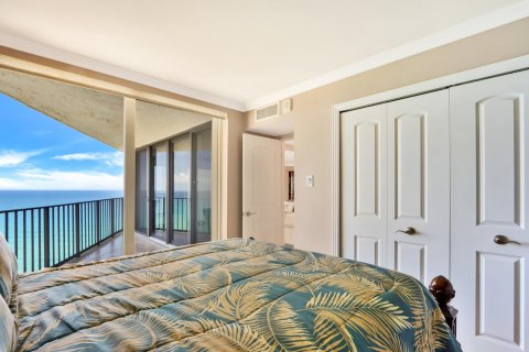 Condo in Riviera Beach, Florida, 2 bedrooms  № 2083331 - photo 17