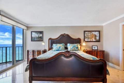 Condo in Riviera Beach, Florida, 2 bedrooms  № 2083331 - photo 11