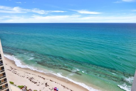 Condo in Riviera Beach, Florida, 2 bedrooms  № 2083331 - photo 22