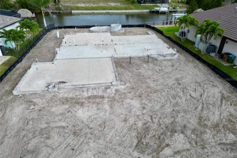 Land in Cape Coral, Florida № 1845092 - photo 2
