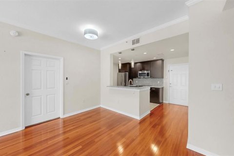 Condominio en alquiler en Tampa, Florida, 3 dormitorios, 130.71 m2 № 1736405 - foto 10