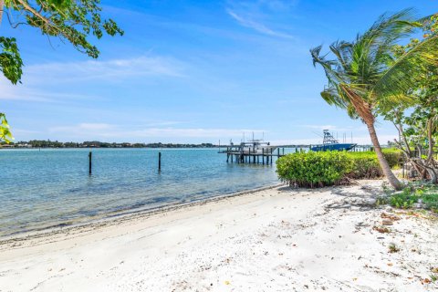 House in Jupiter, Florida 2 bedrooms, 91.97 sq.m. № 959242 - photo 1