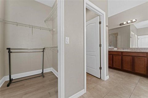 Casa en venta en Orlando, Florida, 5 dormitorios, 306.58 m2 № 2210167 - foto 19