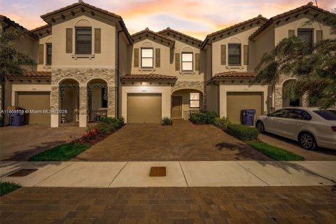 Townhouse in Homestead, Florida 3 bedrooms, 133.97 sq.m. № 2014004