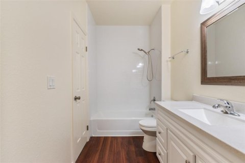 Condo in Orlando, Florida, 1 bedroom  № 2218216 - photo 18