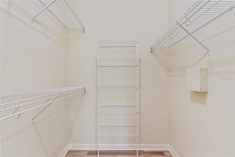 Condo in Orlando, Florida, 1 bedroom  № 2218216 - photo 17