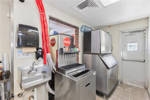 Commercial property in Orlando, Florida 376.72 sq.m. № 2116408 - photo 25