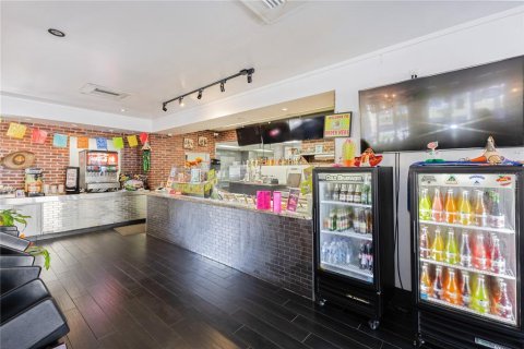 Commercial property in Orlando, Florida 376.72 sq.m. № 2116408 - photo 15