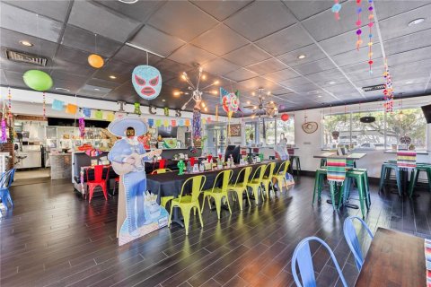 Commercial property in Orlando, Florida 376.72 sq.m. № 2116408 - photo 18