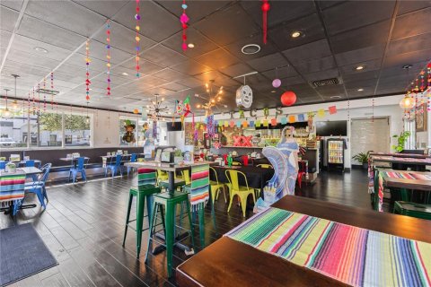 Commercial property in Orlando, Florida 376.72 sq.m. № 2116408 - photo 17