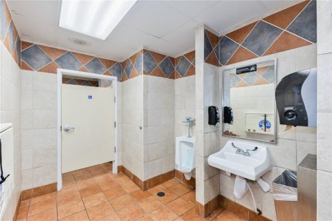 Commercial property in Orlando, Florida 376.72 sq.m. № 2116408 - photo 22