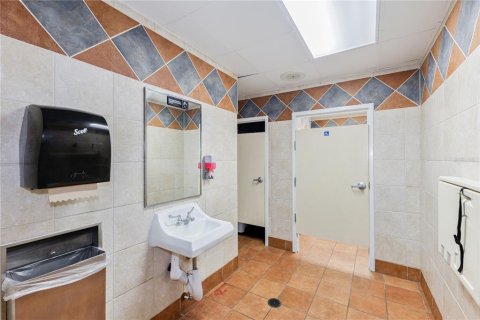 Commercial property in Orlando, Florida 376.72 sq.m. № 2116408 - photo 23