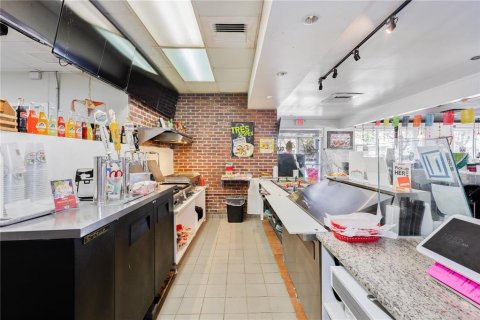 Commercial property in Orlando, Florida 376.72 sq.m. № 2116408 - photo 21