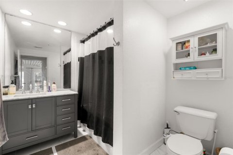 Condo in Tampa, Florida, 1 bedroom  № 1734024 - photo 14
