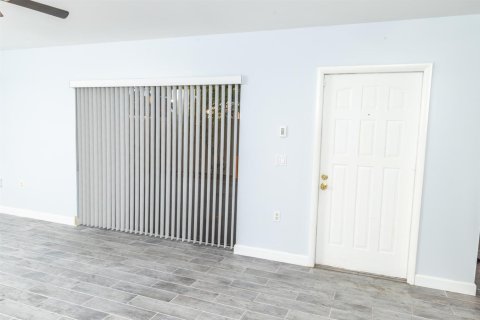 Adosado en venta en West Palm Beach, Florida, 2 dormitorios, 114.83 m2 № 2301012 - foto 3