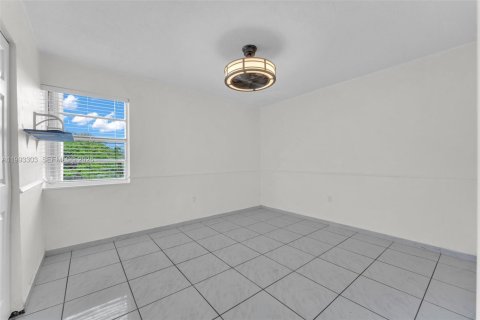 Condominio en venta en Miami, Florida, 2 dormitorios, 83.61 m2 № 2055804 - foto 12