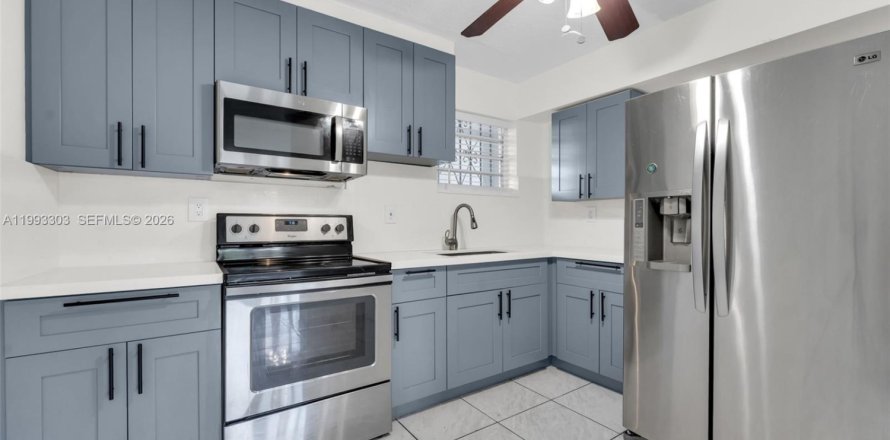 Condominio en Miami, Florida, 2 dormitorios № 2055804