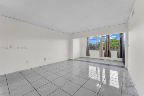 Condominio en venta en Miami, Florida, 2 dormitorios, 83.61 m2 № 2055804 - foto 4