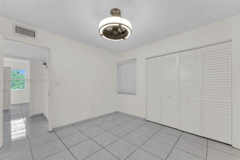 Condominio en venta en Miami, Florida, 2 dormitorios, 83.61 m2 № 2055804 - foto 10