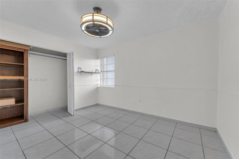 Condominio en venta en Miami, Florida, 2 dormitorios, 83.61 m2 № 2055804 - foto 9