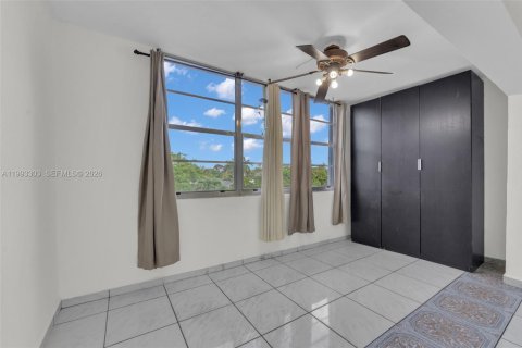 Condominio en venta en Miami, Florida, 2 dormitorios, 83.61 m2 № 2055804 - foto 7