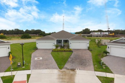 Casa en alquiler en Kissimmee, Florida, 3 dormitorios, 144.83 m2 № 1876807 - foto 1