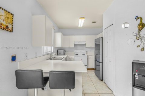 Купить таунхаус в Хомстед, Флорида 3 спальни, 147.44м2, № 1984663 - фото 15