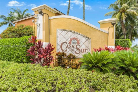 Купить таунхаус в Хомстед, Флорида 3 спальни, 147.44м2, № 1984663 - фото 1