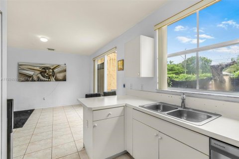 Купить таунхаус в Хомстед, Флорида 3 спальни, 147.44м2, № 1984663 - фото 13