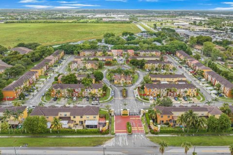 Купить таунхаус в Хомстед, Флорида 3 спальни, 147.44м2, № 1984663 - фото 29