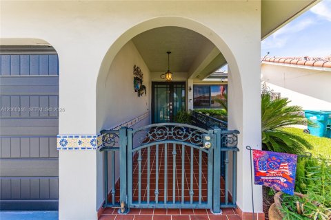 Villa ou maison à vendre à Miami, Floride: 4 chambres, 143.44 m2 № 2191252 - photo 4