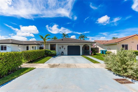 Villa ou maison à Miami, Floride 4 chambres, 143.44 m2 № 2191252