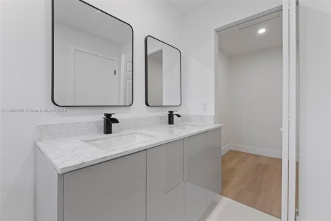 Casa en venta en Miramar, Florida, 3 dormitorios, 140.84 m2 № 1889029 - foto 12