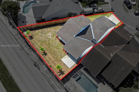 Casa en venta en Miramar, Florida, 3 dormitorios, 140.84 m2 № 1889029 - foto 28