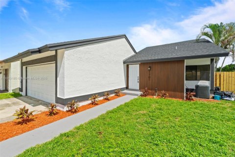 Casa en venta en Miramar, Florida, 3 dormitorios, 140.84 m2 № 1889029 - foto 6
