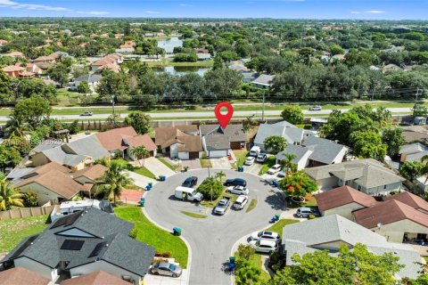 Casa en venta en Miramar, Florida, 3 dormitorios, 140.84 m2 № 1889029 - foto 19