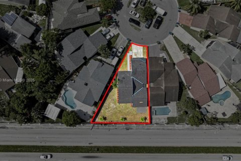 Casa en venta en Miramar, Florida, 3 dormitorios, 140.84 m2 № 1889029 - foto 29