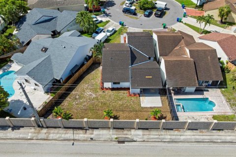 Casa en venta en Miramar, Florida, 3 dormitorios, 140.84 m2 № 1889029 - foto 18