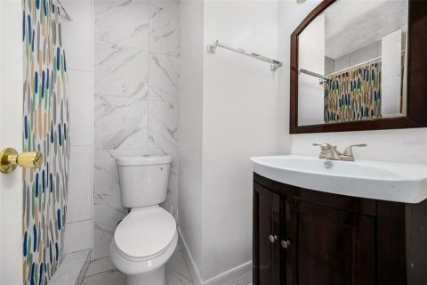 Condo in Tampa, Florida, 2 bedrooms  № 1572297 - photo 10