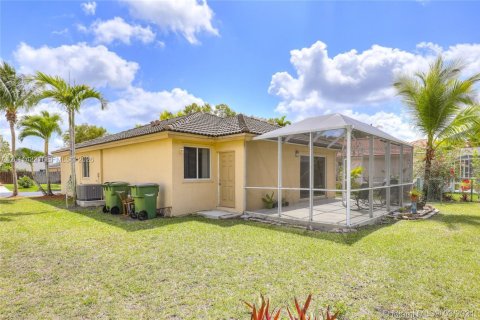 Casa en alquiler en Homestead, Florida, 3 dormitorios, 117.06 m2 № 2075199 - foto 12