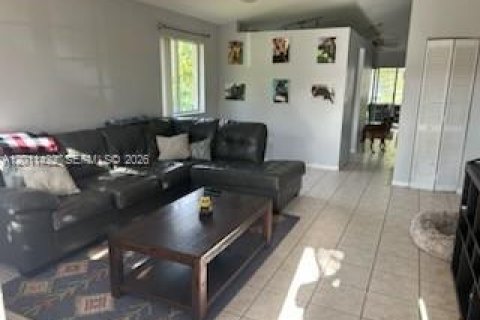 Casa en alquiler en Homestead, Florida, 3 dormitorios, 117.06 m2 № 2075199 - foto 2