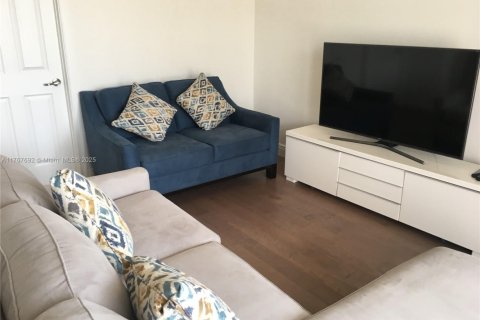 Adosado en alquiler en Miami, Florida, 4 dormitorios, 226.5 m2 № 1972362 - foto 21