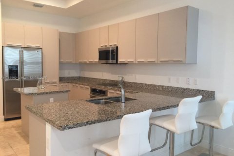 Adosado en alquiler en Miami, Florida, 4 dormitorios, 226.5 m2 № 1972362 - foto 3