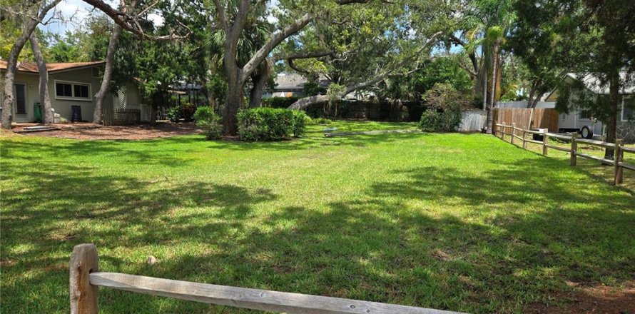 Land in Palm Harbor, Florida № 1866622