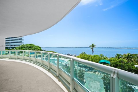 Condo in Miami, Florida, 3 bedrooms № 2269172
