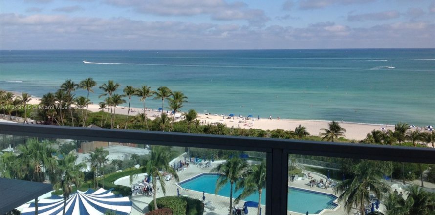 Condo à Miami Beach, Floride, 2 chambres № 1985334