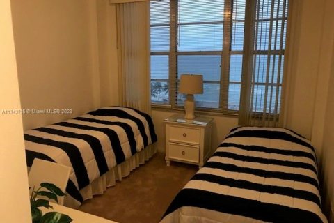 Copropriété à vendre à Miami Beach, Floride: 2 chambres, 95.69 m2 № 1985334 - photo 11